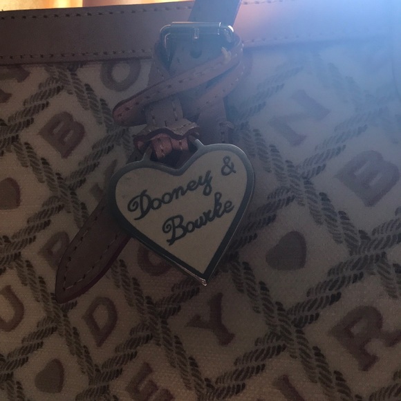 Dooney & Bourke purse - Picture 2 of 8